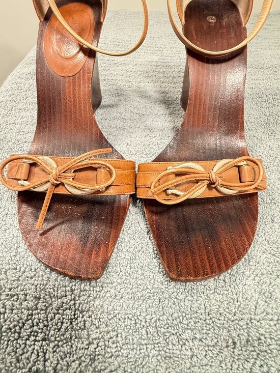 Kate Spade Shoes - Kate Spade Vintage Wood Healed Sandals